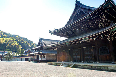 新春･御寺 泉涌寺 特別参拝 ～皇室ゆかりの御寺で、新しい一年の安寧を願う～
