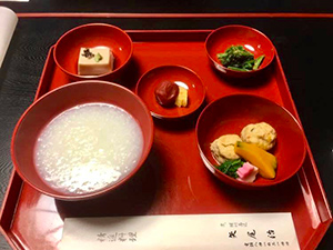 皇室ゆかりの御寺泉涌寺にて「大涅槃図」掲揚と非公開文化財「舎利殿」特別拝観