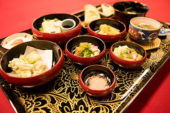 旧嵯峨御所『大覚寺』僧侶のご案内で巡る、初夏の特別拝観 京の老舗『泉仙』お昼の精進御膳付