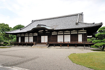 世界遺産東寺 僧侶と巡る特別拝観と紅葉ライトアップ鑑賞