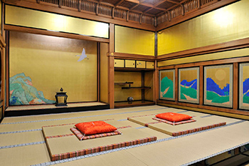世界遺産東寺 僧侶と巡る特別拝観と紅葉ライトアップ鑑賞